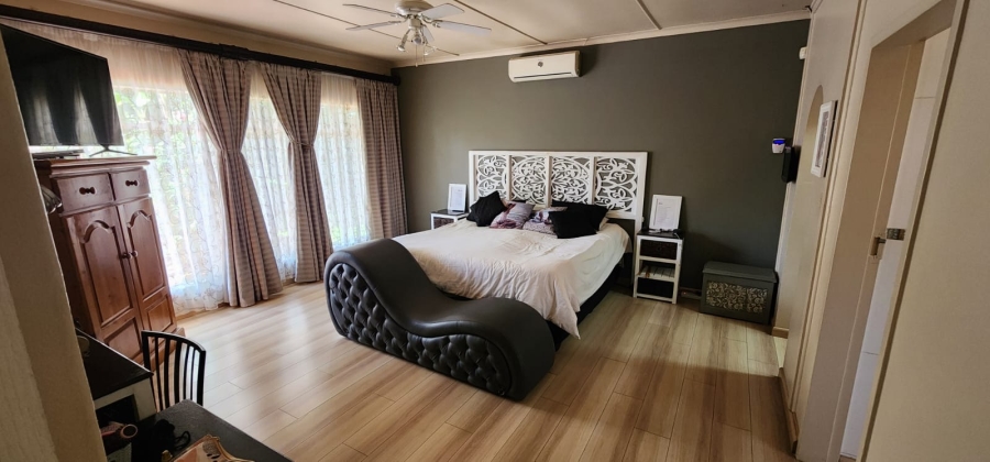 7 Bedroom Property for Sale in Flamwood North West